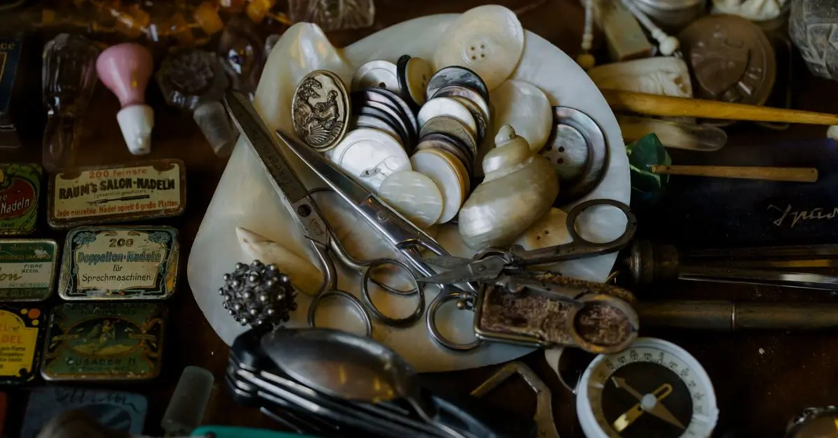 Les petites merveilles : objets anciens faits main à collectionner