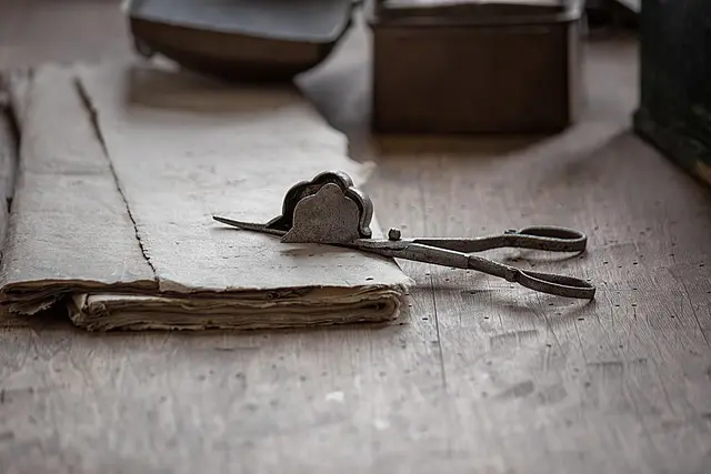 Les secrets des objets anciens : comment les préserver efficacement
