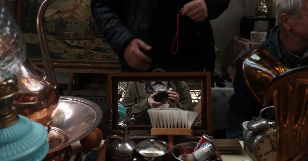 Les astuces pour authentifier un objet ancien avant d'acheter