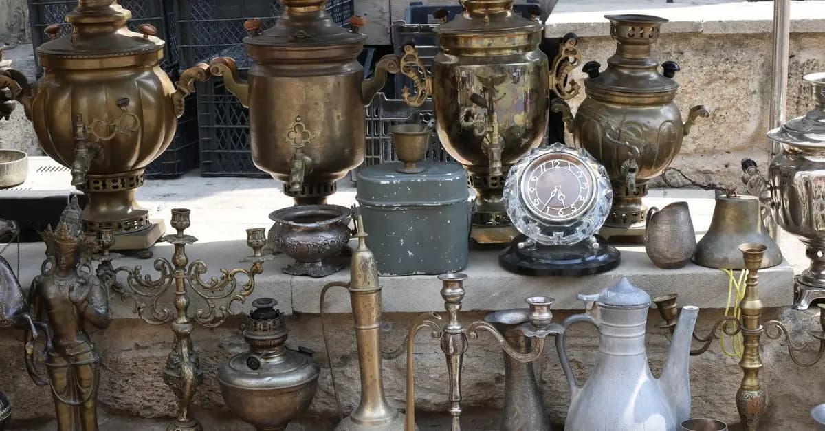 Les trésors cachés des objets anciens : Comment les dénicher