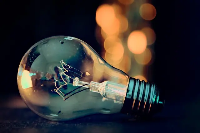 Les objets anciens en verre : techniques de préservation et entretien