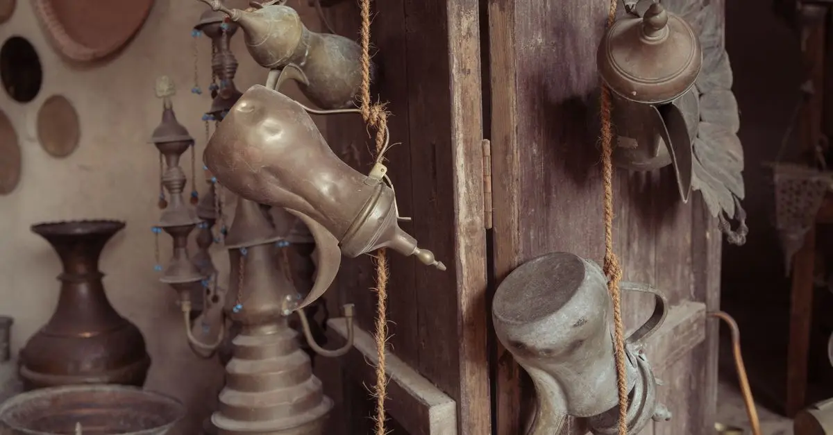 Les objets anciens en métal : histoire et techniques de préservation