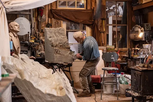Les secrets des objets anciens : déchiffrez leur histoire