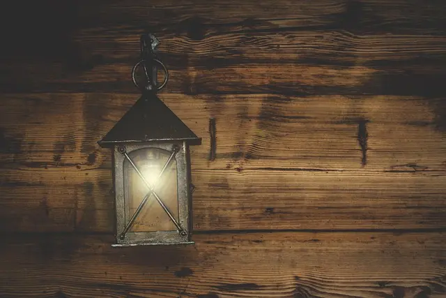 Comment dater un objet ancien : Guide pratique