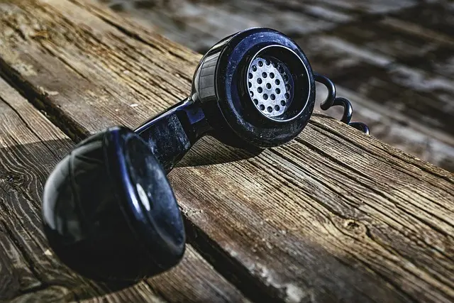 Les secrets des objets anciens en bois : entretien et préservation