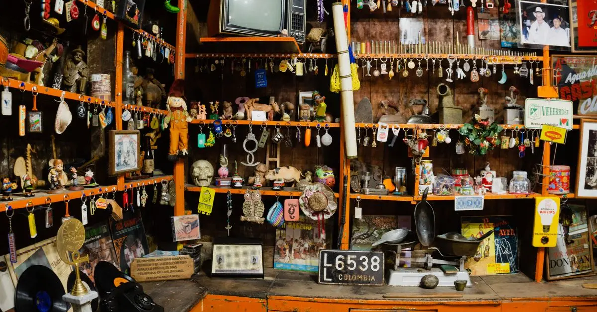 Objets anciens : comment les identifier facilement