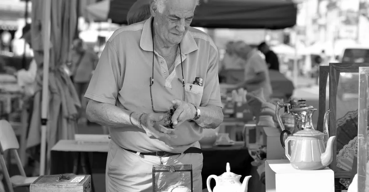 L'art de chiner des objets anciens : techniques et conseils