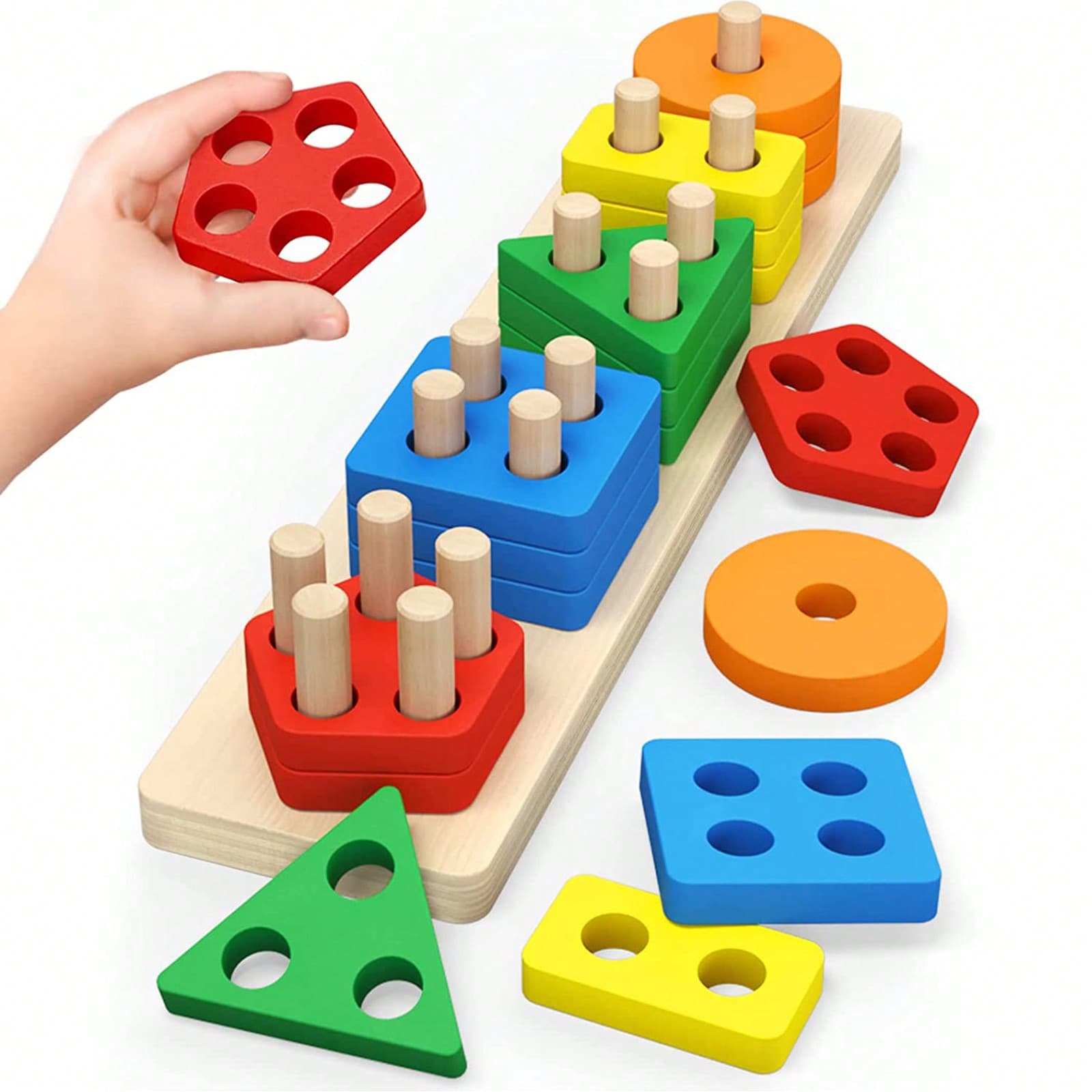 Piliers en forme géométrique en bois coloré permettant aux enfants de distinguer rapidement les couleurs et les formes pendant la lecture