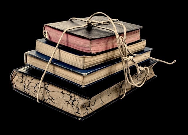 Les objets anciens en céramique : histoire et techniques de préservation