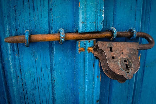 Les objets anciens en métal : Entretien et caractéristiques
