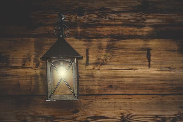 Les trésors cachés : Comment dénicher des objets anciens uniques