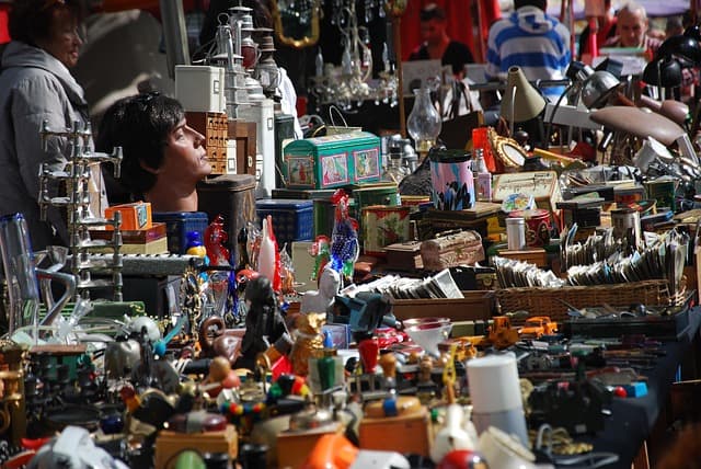 Comment bien chiner des objets anciens : conseils pratiques