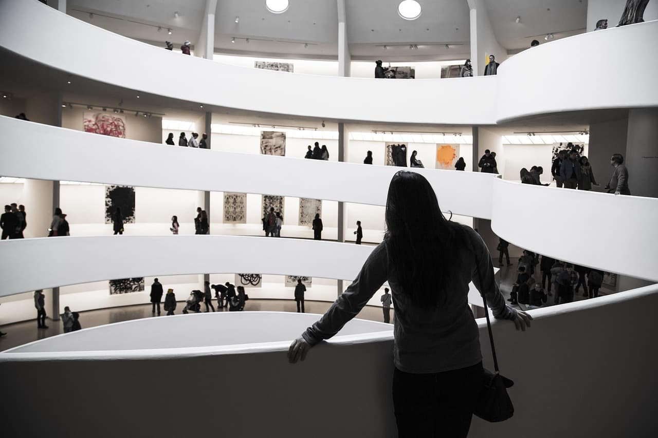 Les objets anciens dans l'art contemporain : influence et répercussions